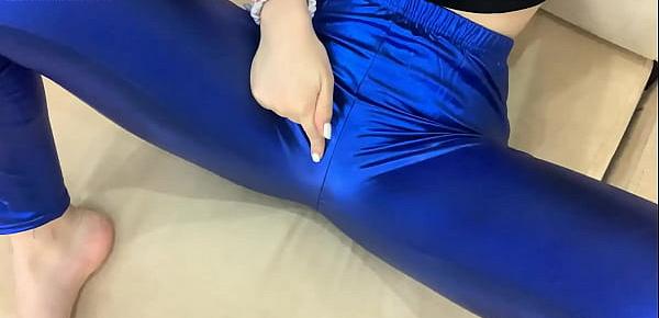  Amateur Real Femdom LifeStyle Pussy Worship In Blue Leggings